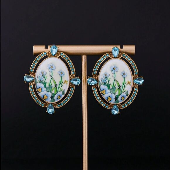 Free People Jewelry - Floral Earrings Q467